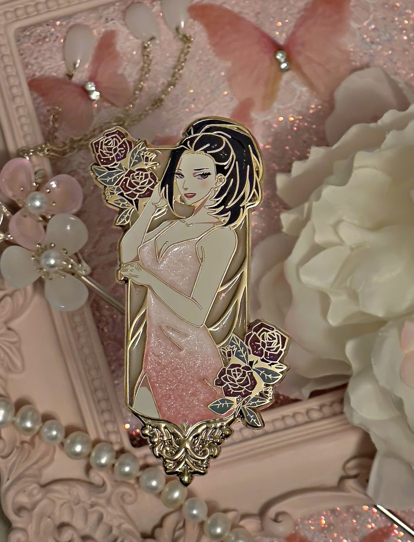 [Hero and Villain: Femme Fatale] both pins